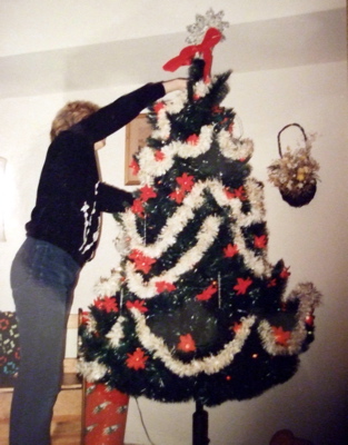 Decorating the tree,
	1988